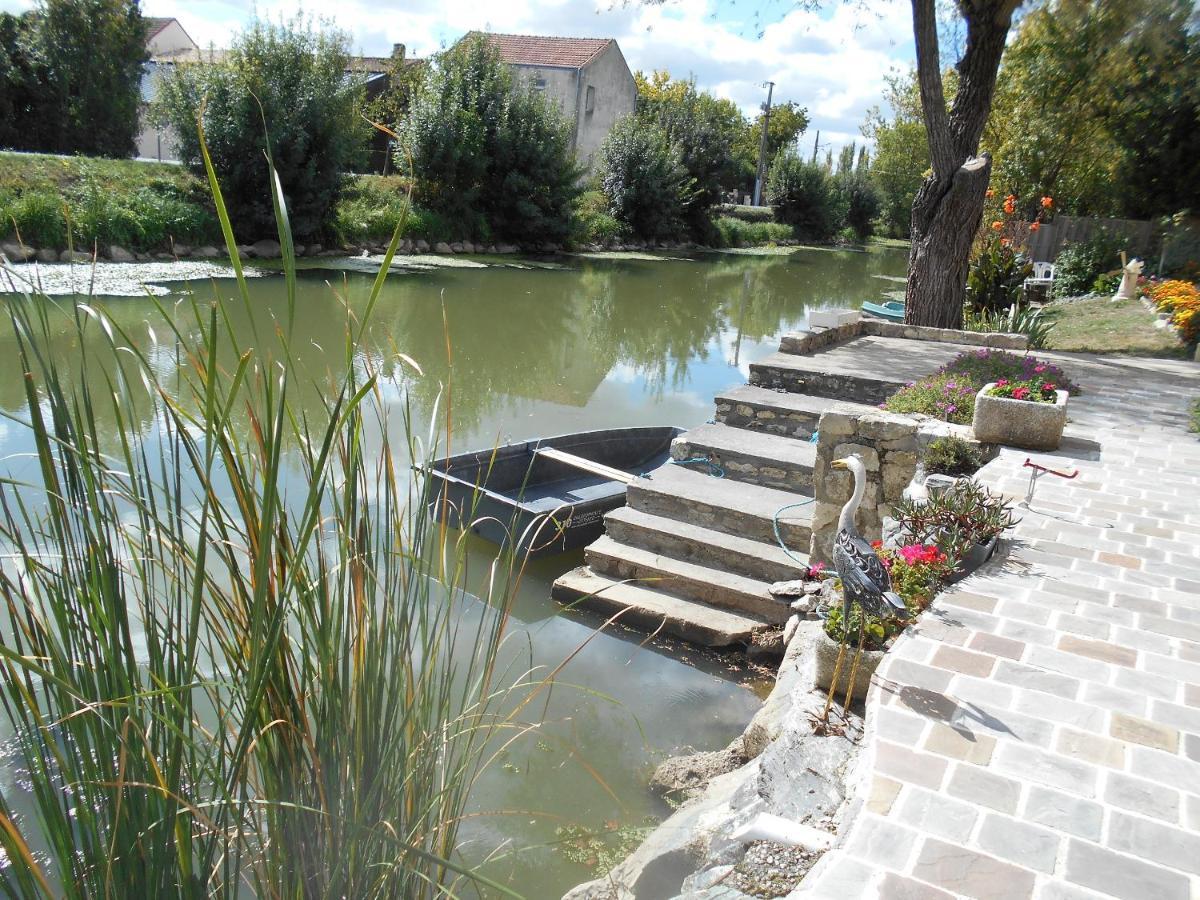 Marais Poitevin Bord Riviere Peche ,Barque, Velos, Wifi, Linge, Cheminee, Cuisine, Terrain De Boules La Taillee Zewnętrze zdjęcie